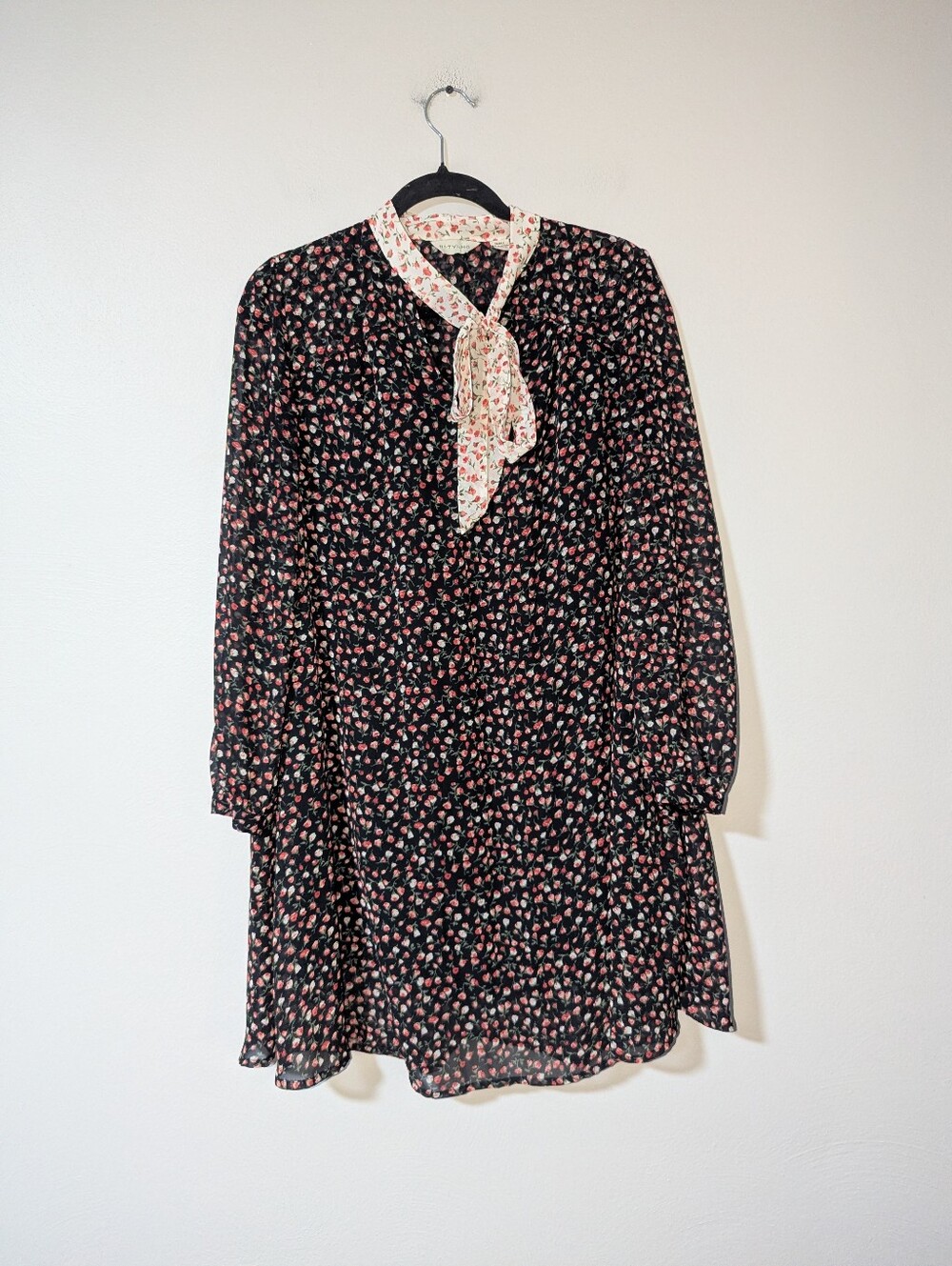 S 11:1 Tylho Anthropologie Floral Print Tie Neck Dress